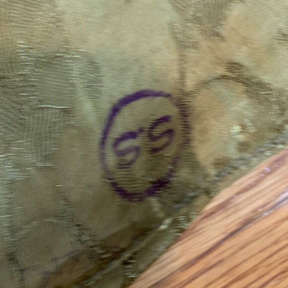 Traditional Indian Saree Hand Embroidered Paisley & Floral Patterns Green/Gold - Picture 4 of 4